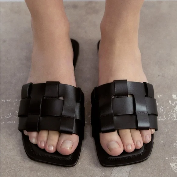 Zara Shoes Zara Flat Leather Sandals Black Nwt Poshmark